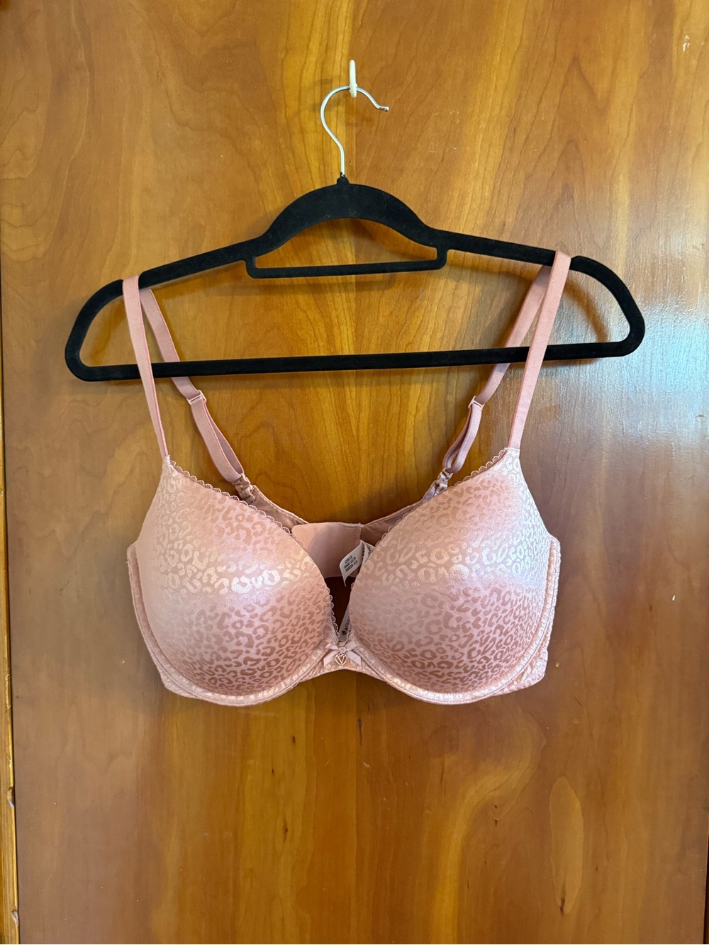 Victoria's Secret Pink Leopard Shimmer Underwire Bra